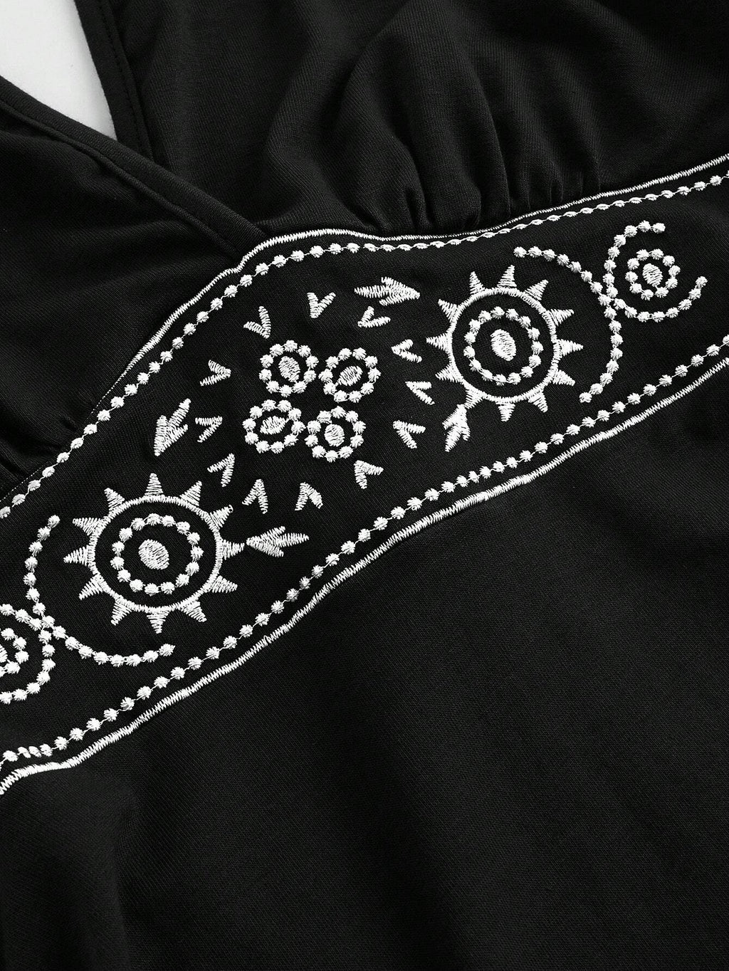 İşleme Detaylı Mini Elbise
