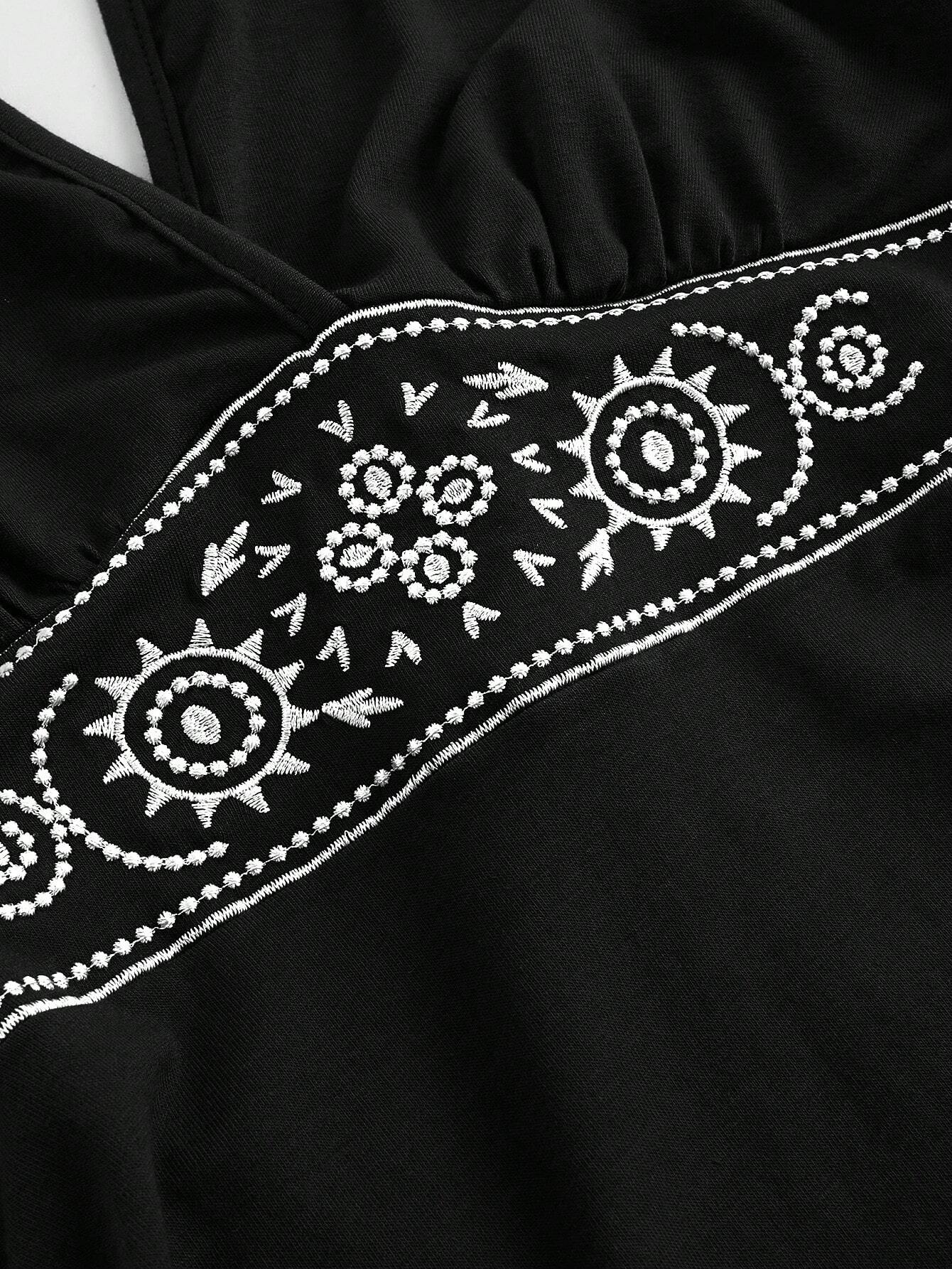 İşleme Detaylı Mini Elbise