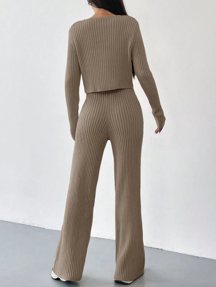 Fitilli Triko Takım – Düğmeli Hırka & Yüksek Bel Pantolon
