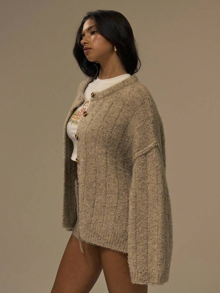 Oversize Düğmeli Yumuşak Dokulu Hırka