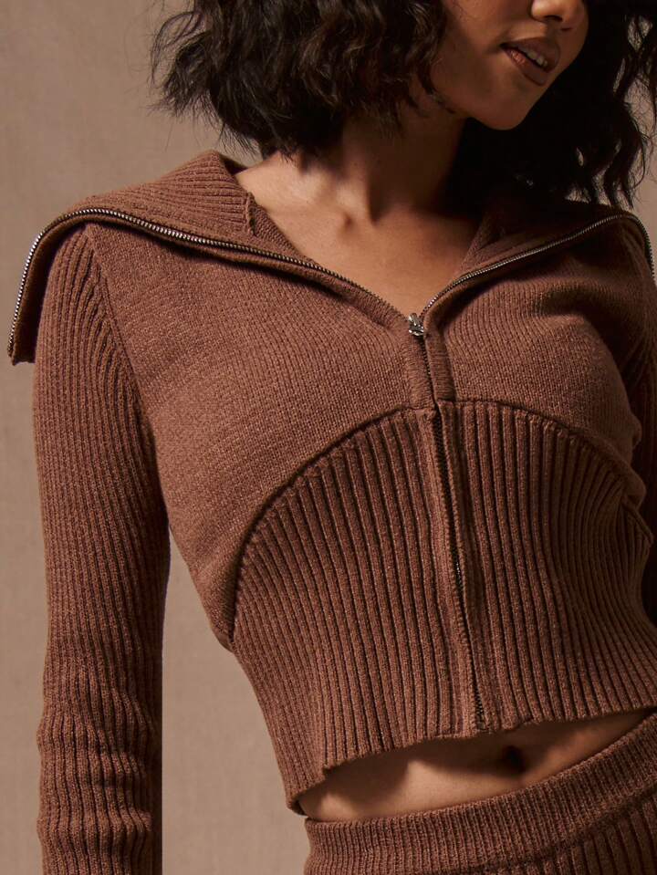 Kahverengi Ribanalı Triko Şort & Fermuarlı Crop Hırka Takımı